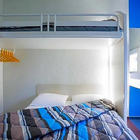 Hotel First Eco 2*